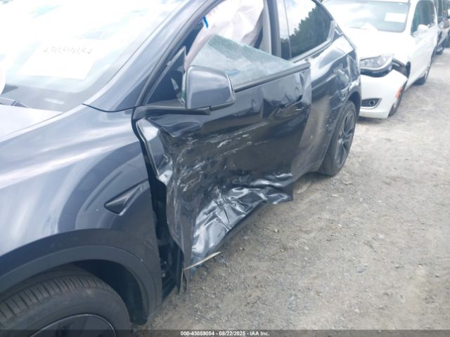 2024 TESLA MODEL Y 7SAYGDED4RA317585 Photo 5