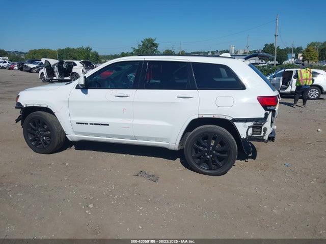 1C4RJFAG0JC120139 Jeep 2018