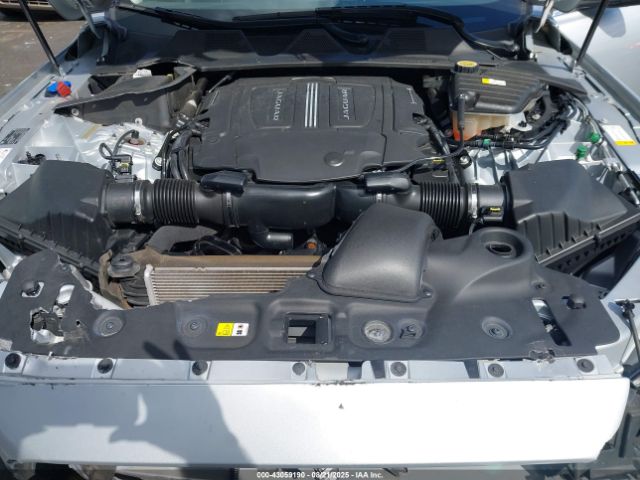 2019 JAGUAR XJ SAJWA1CEXKMW21358 Photo 9