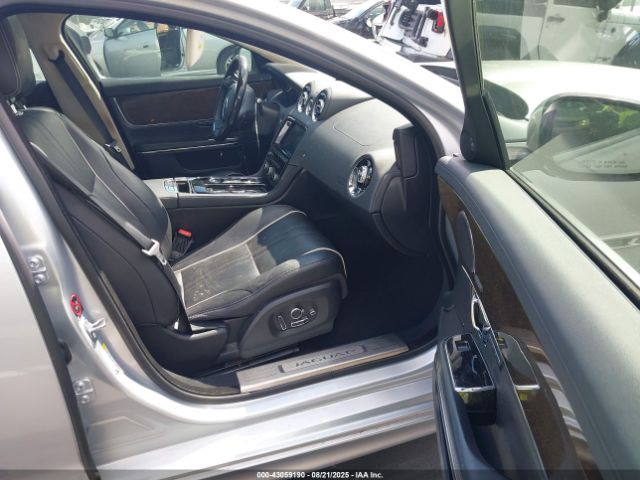 2019 JAGUAR XJ SAJWA1CEXKMW21358 Photo 4