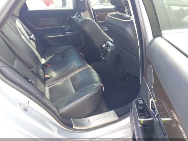 2019 JAGUAR XJ SAJWA1CEXKMW21358 Photo 7