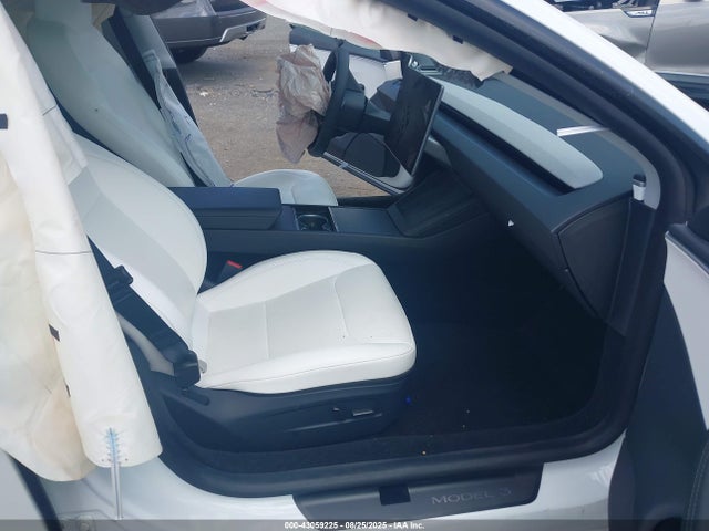 5YJ3E1EA9RF870107 Tesla 2024