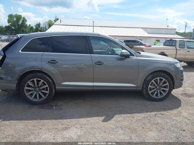WA1VAAF7XHD041229 Audi 2017