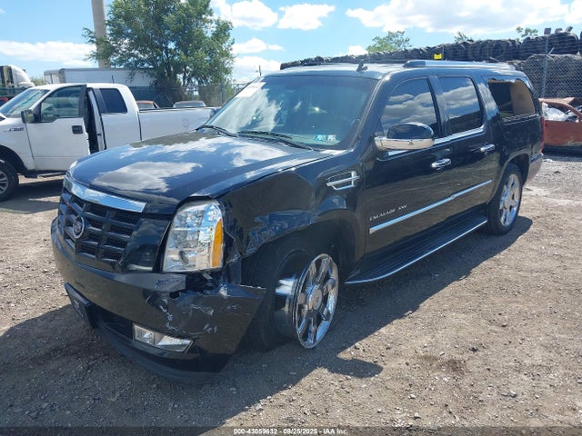2011 CADILLAC ESCALADE ESV 1GYS4HEF8BR398558 Photo 1