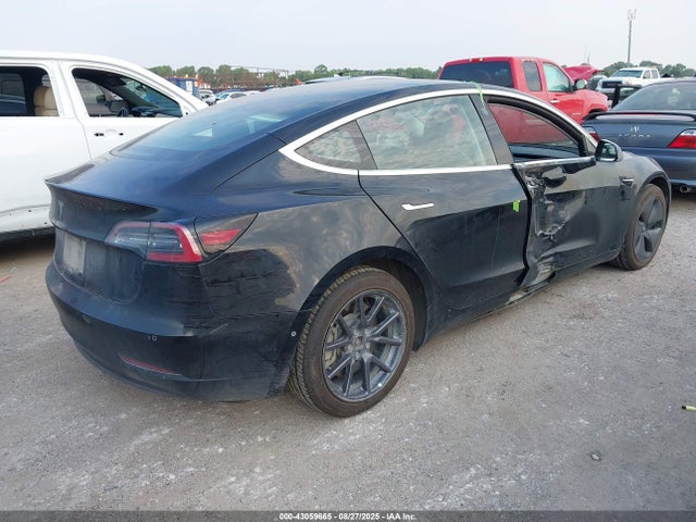 2018 TESLA MODEL 3 5YJ3E1EA7JF156948 Photo 3