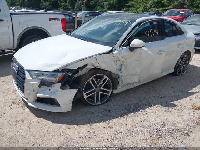 2017 AUDI A3 WAUHUHFF4H1077703 Photo 1