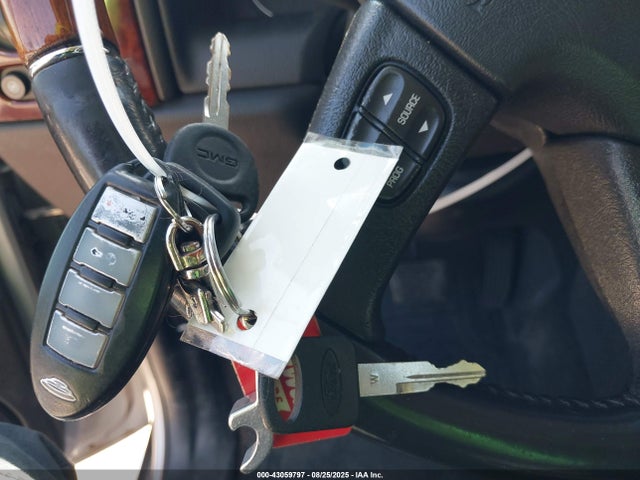 43059797 :رقم المزاد ، 1GKET66M666164373 vin ، 2006 Gmc Envoy Xl Denali مزاد بيع