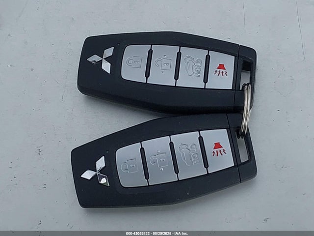 JA4J4WA8XRZ029444 Mitsubishi Outlander