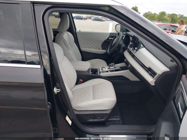 JA4J4WA8XRZ029444 Mitsubishi Outlander