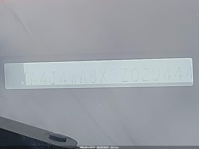 JA4J4WA8XRZ029444 Mitsubishi Outlander