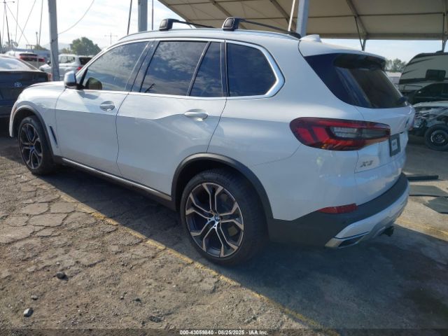 2021 BMW X5 5UXCR6C08M9H19629 Photo 2