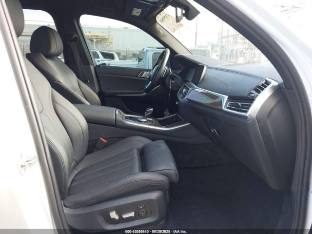 2021 BMW X5 5UXCR6C08M9H19629 Photo 4