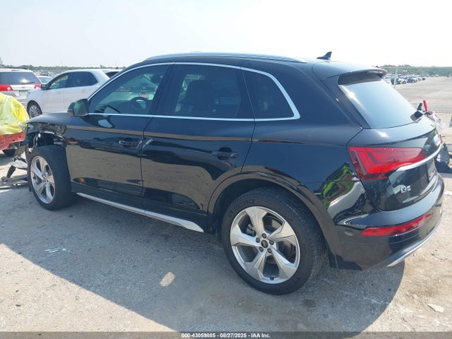2021 AUDI Q5 WA1BAAFY6M2019519 Photo 2