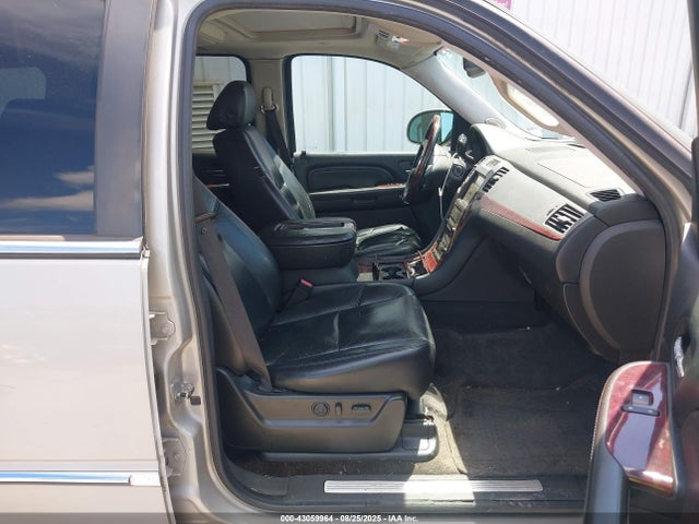2008 CADILLAC ESCALADE ESV 1GYFK66828R199980 Photo 4