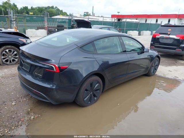 2025 TESLA MODEL 3 5YJ3E1EB5SF989304 Photo 3
