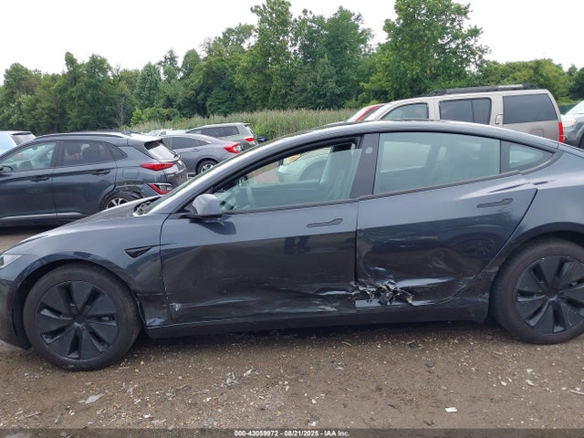 2025 TESLA MODEL 3 5YJ3E1EB5SF989304 Photo 5