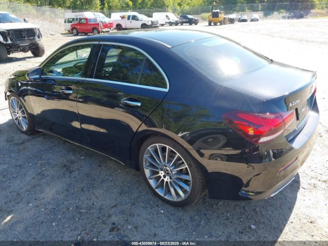 2022 MERCEDES-BENZ A 220 W1K3G4EB2NJ351901 Photo 2