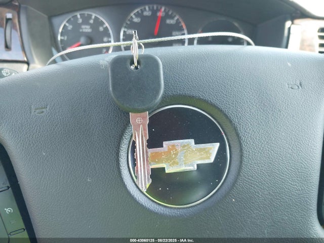 2G1WB5E35F1112660 Chevrolet lfx