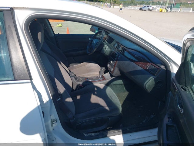 2G1WB5E35F1112660 Chevrolet lfx