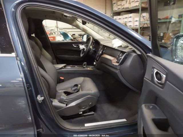 2023 VOLVO XC60 YV4L12RN0P1378969 Photo 4