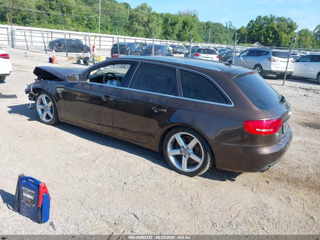 2011 AUDI A4 WAUWFAFL9BA088931 Photo 2