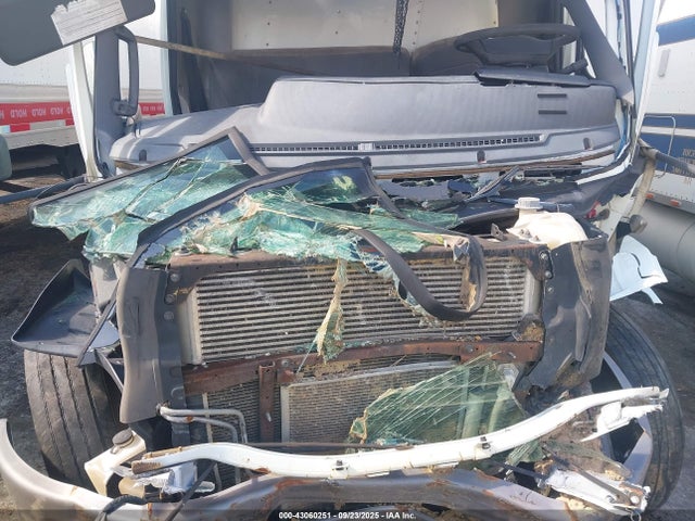 International B 6.7 2020 3HAEUMML7LL808449 Image 10