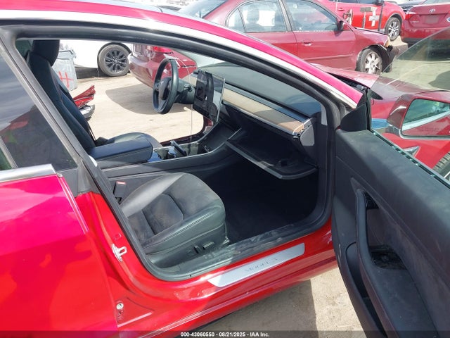 2019 TESLA MODEL 3 5YJ3E1EB6KF389617 Photo 4