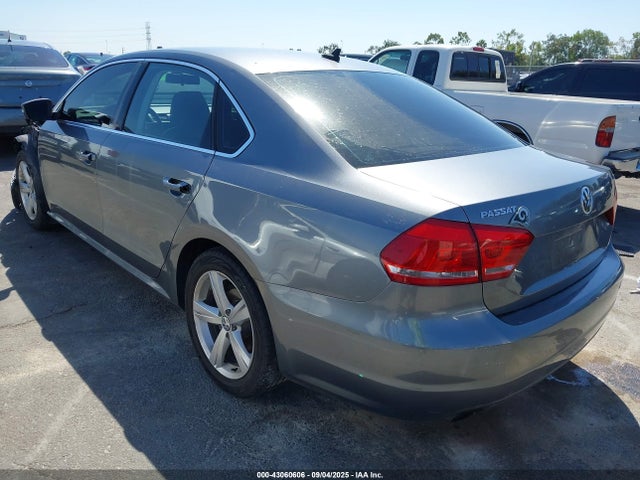 Volkswagen Passat 2015 1VWAT7A33FC103642 Image 3