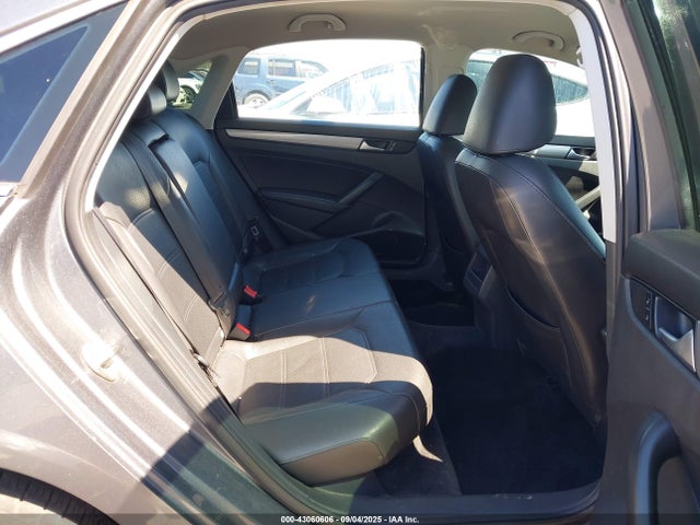 Volkswagen Passat 2015 1VWAT7A33FC103642 Image 8