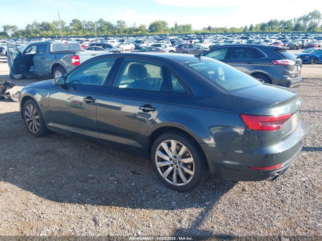 2017 AUDI A4 WAUANAF41HN001384 Photo 2