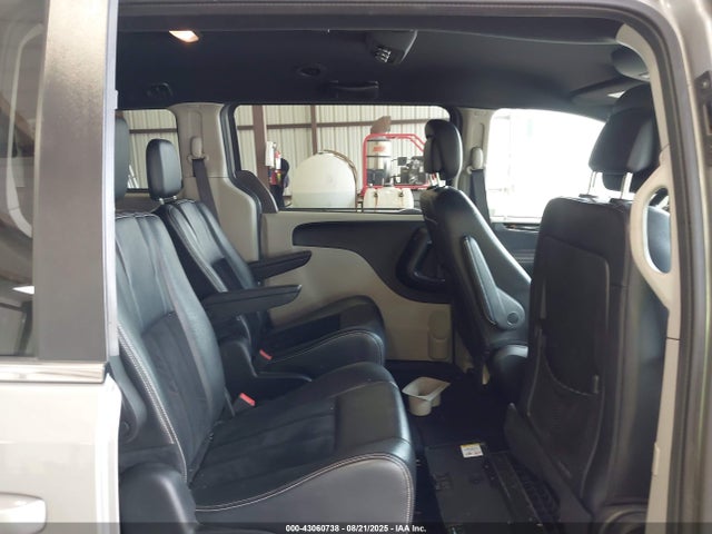 2C4RDGCG7JR325751 Dodge Grand Caravan