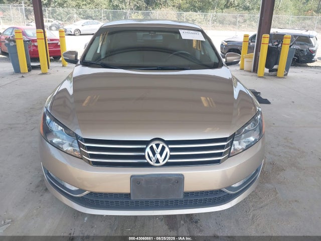 1VWAT7A36FC117308 Volkswagen Passat