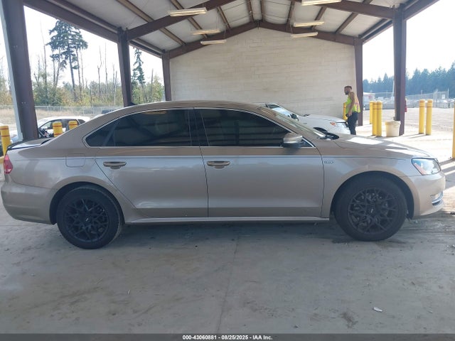 1VWAT7A36FC117308 Volkswagen Passat