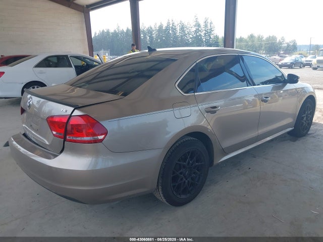1VWAT7A36FC117308 Volkswagen Passat