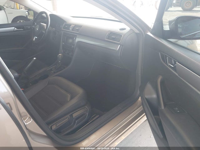 1VWAT7A36FC117308 Volkswagen Passat