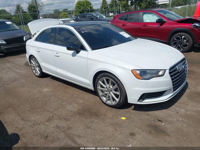 2015 AUDI A3 WAUEFGFF6F1085581 Photo 0