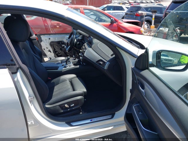 WBAJV6C5XKBK08410 BMW 640XI