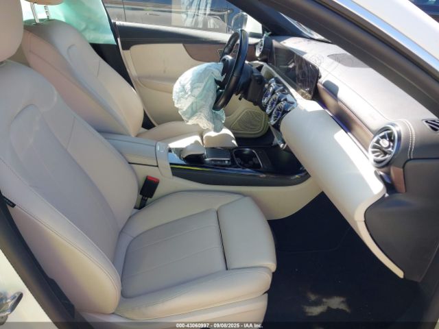 2022 MERCEDES-BENZ CLA 250 COUPE W1K5J4HB8NN288561 Photo 4