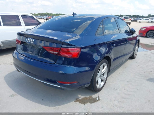 2018 AUDI A3 WAUAUGFF3J1011077 Photo 3