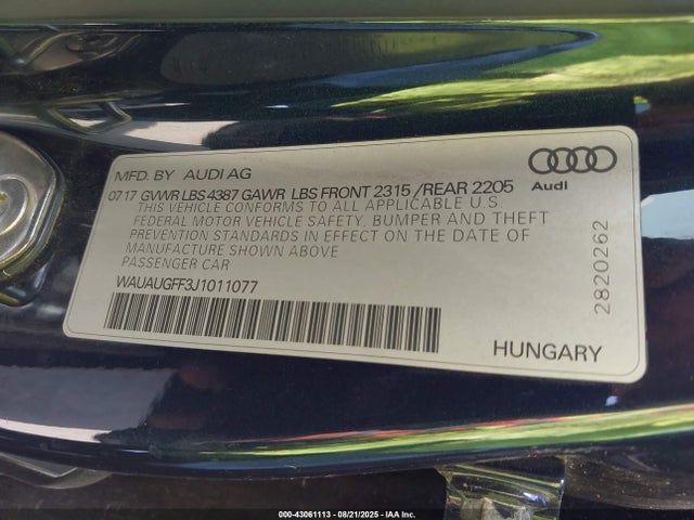 2018 AUDI A3 WAUAUGFF3J1011077 Photo 8