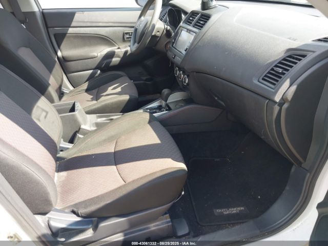 2018 MITSUBISHI OUTLANDER SPORT JA4AP3AU5JZ007861 Photo 4