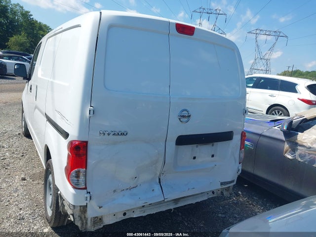 3N6CM0KN7JK703774 Nissan 2018