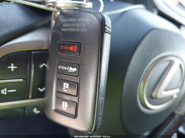 Lexus 2017 2017 2T2ZZMCA1HC051609 Image 11