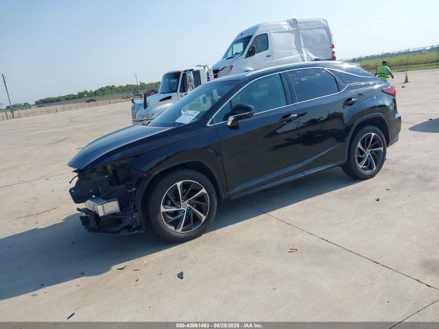 Lexus 2017 2017 2T2ZZMCA1HC051609 Image 2