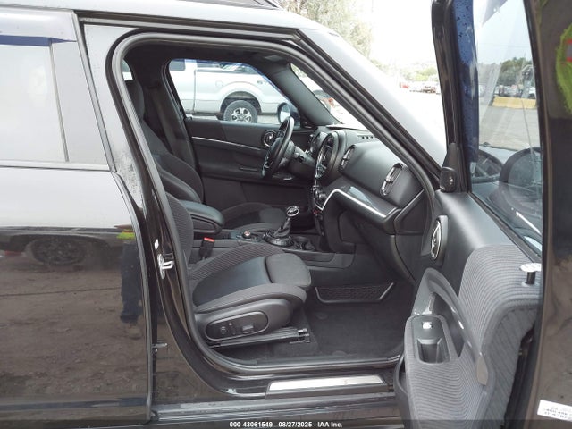 2017 MINI COUNTRYMAN WMZYT5C34H3D78980 Photo 4