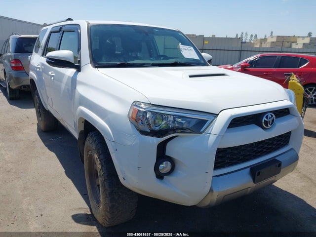 Toyota 4runner Trd Off Road Premium 2018 JTEBU5JR3J5577497 zdjęcie główne