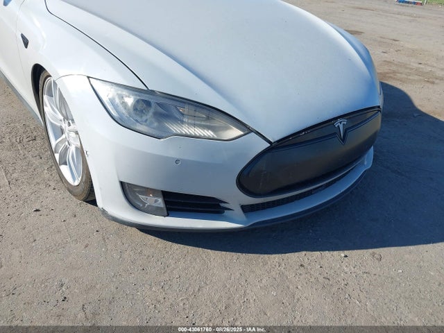 2015 TESLA MODEL S 5YJSA1H21FFP76844 Photo 5