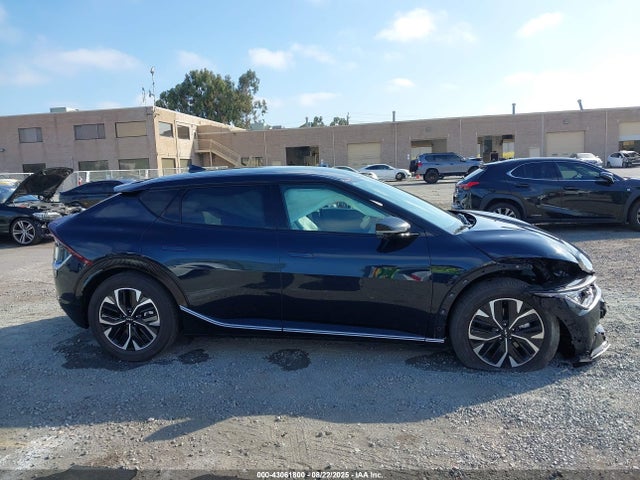 KNDC34LAXR5222805 KIA EV6