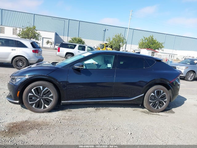 KNDC34LAXR5222805 KIA EV6