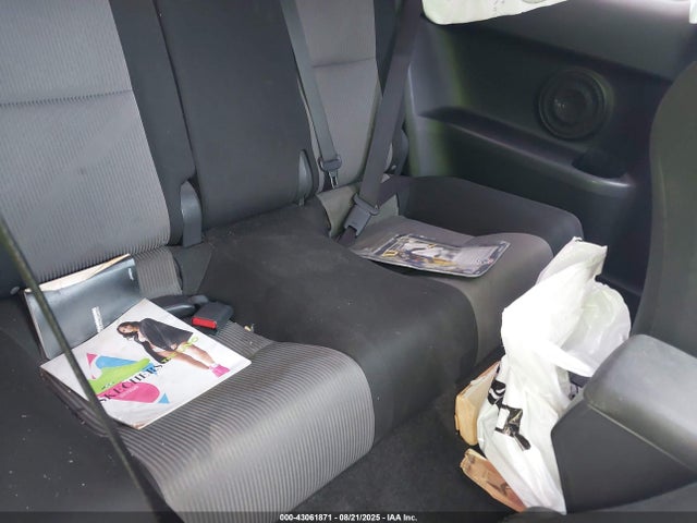 Scion 2ar-fe 2015 JTKJF5C79FJ000129 Image 8